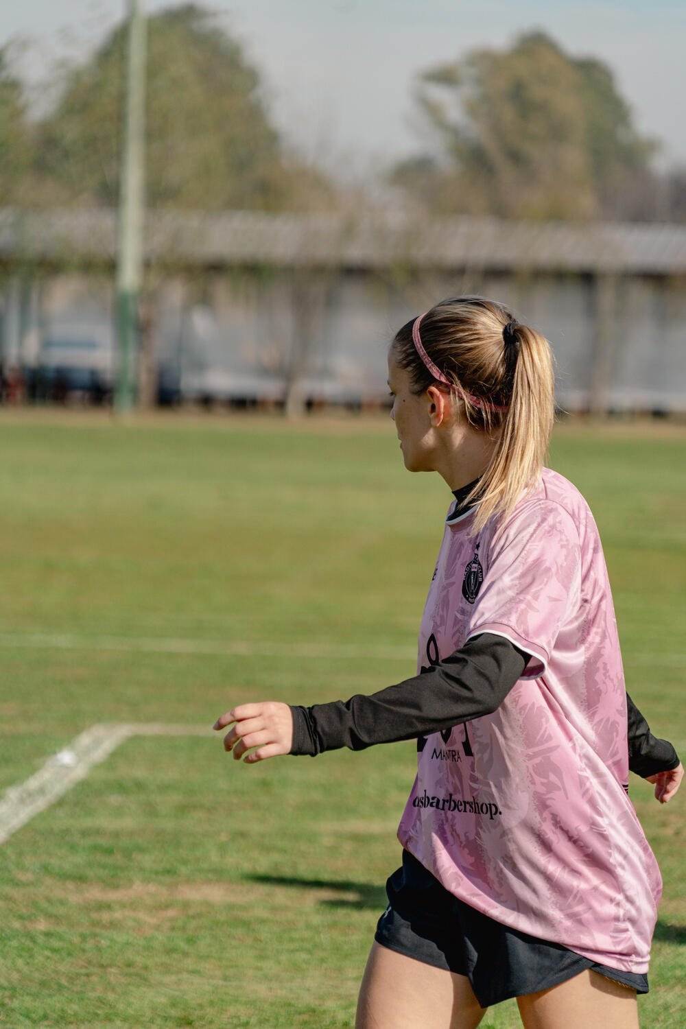 Jugadora de Ovest en cancha